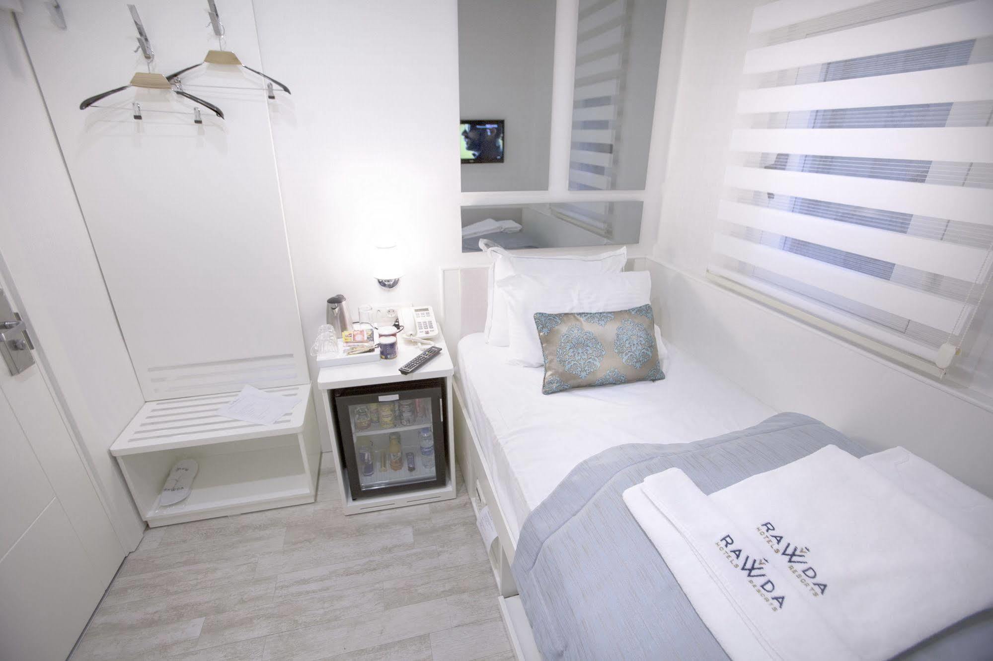 Rawda Hotel Bakirkoy Istanbul Bagian luar foto